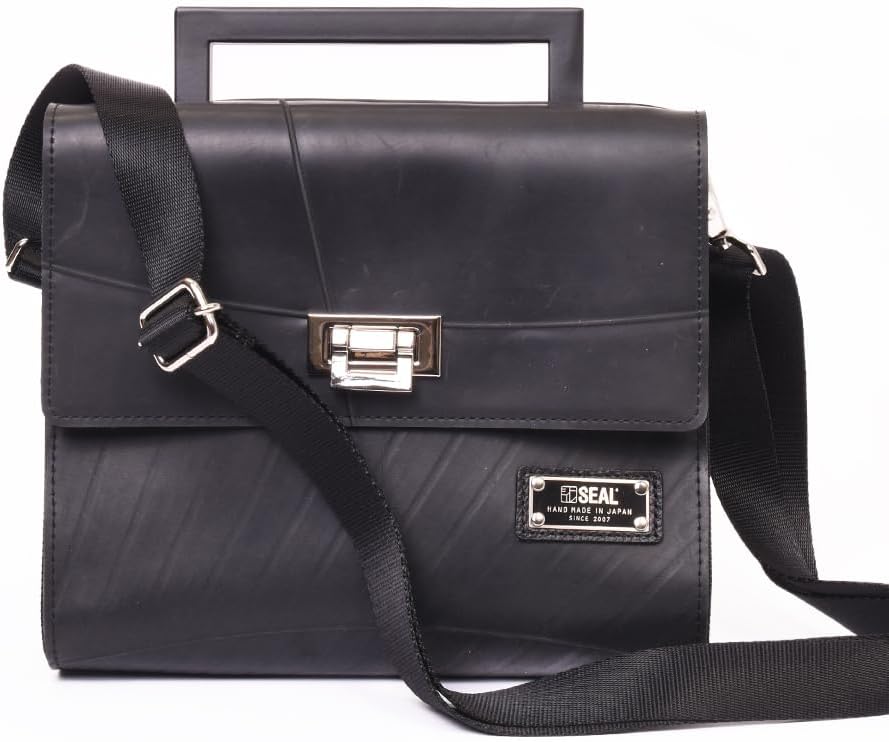 COMPOSITION イサムカタヤマ3連レザーポーチ　ベルト付き COMPOSITION イサムカタヤマ3連レザーポーチ ベルト付き - メルカリ